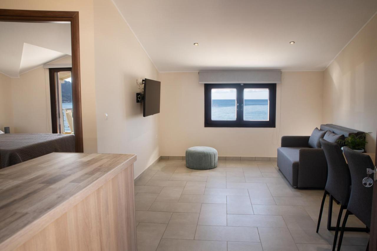 Blue Heaven Apartments Agios Georgios Pagon Exterior foto